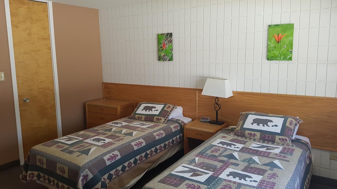 Pinawa Motel Eksteriør bilde