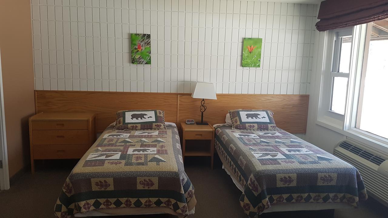 Pinawa Motel Eksteriør bilde