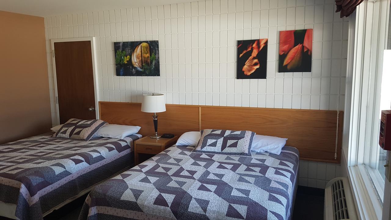 Pinawa Motel Eksteriør bilde