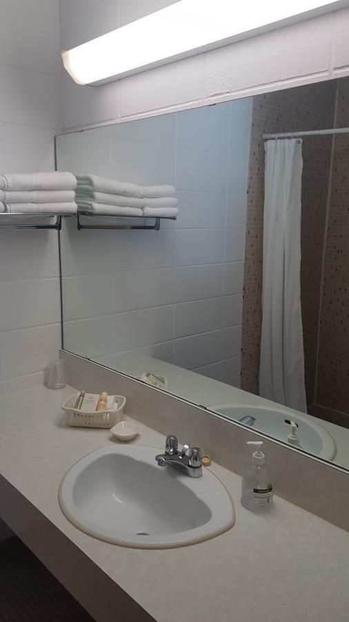 Pinawa Motel Eksteriør bilde