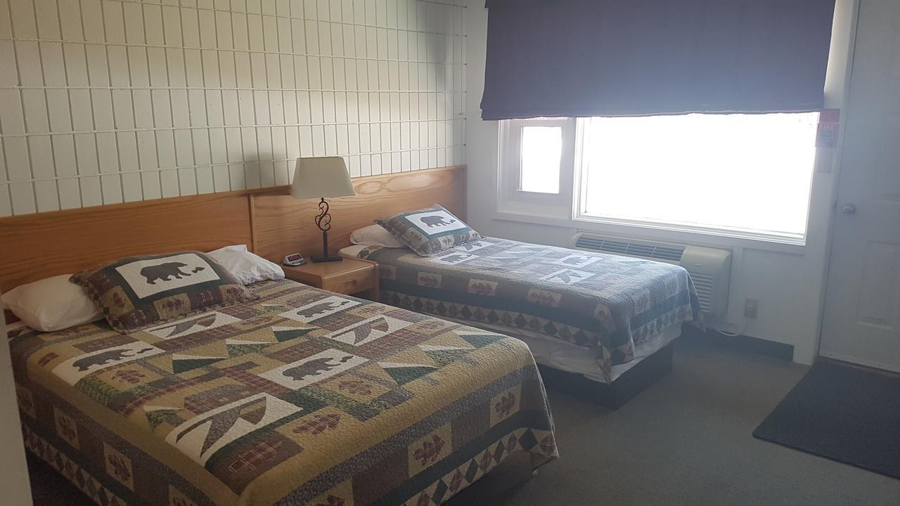 Pinawa Motel Eksteriør bilde