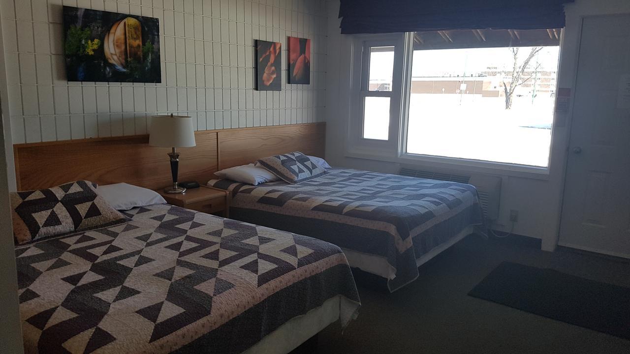 Pinawa Motel Eksteriør bilde