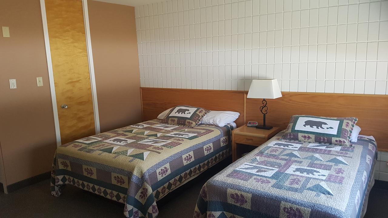 Pinawa Motel Eksteriør bilde
