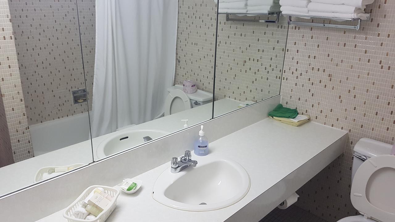 Pinawa Motel Eksteriør bilde